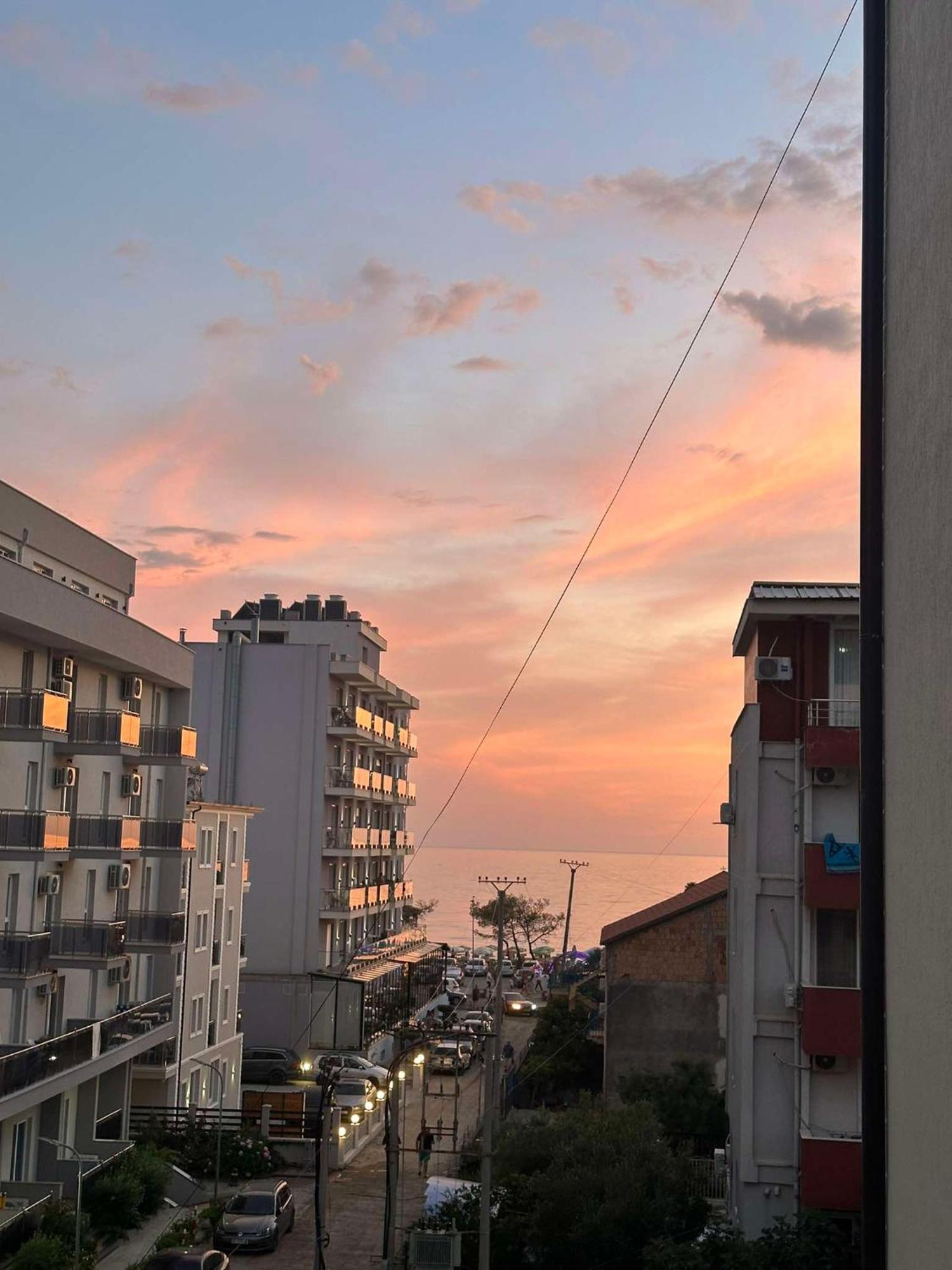 Deor Hotel Shëngjin エクステリア 写真