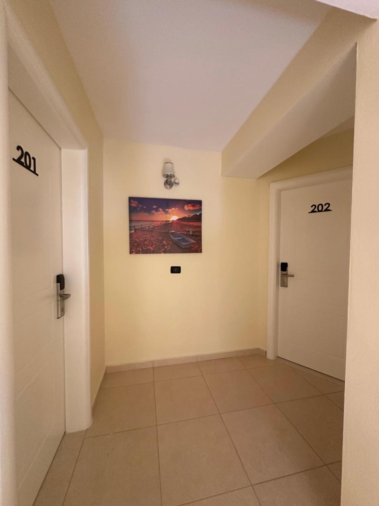 Deor Hotel Shëngjin エクステリア 写真