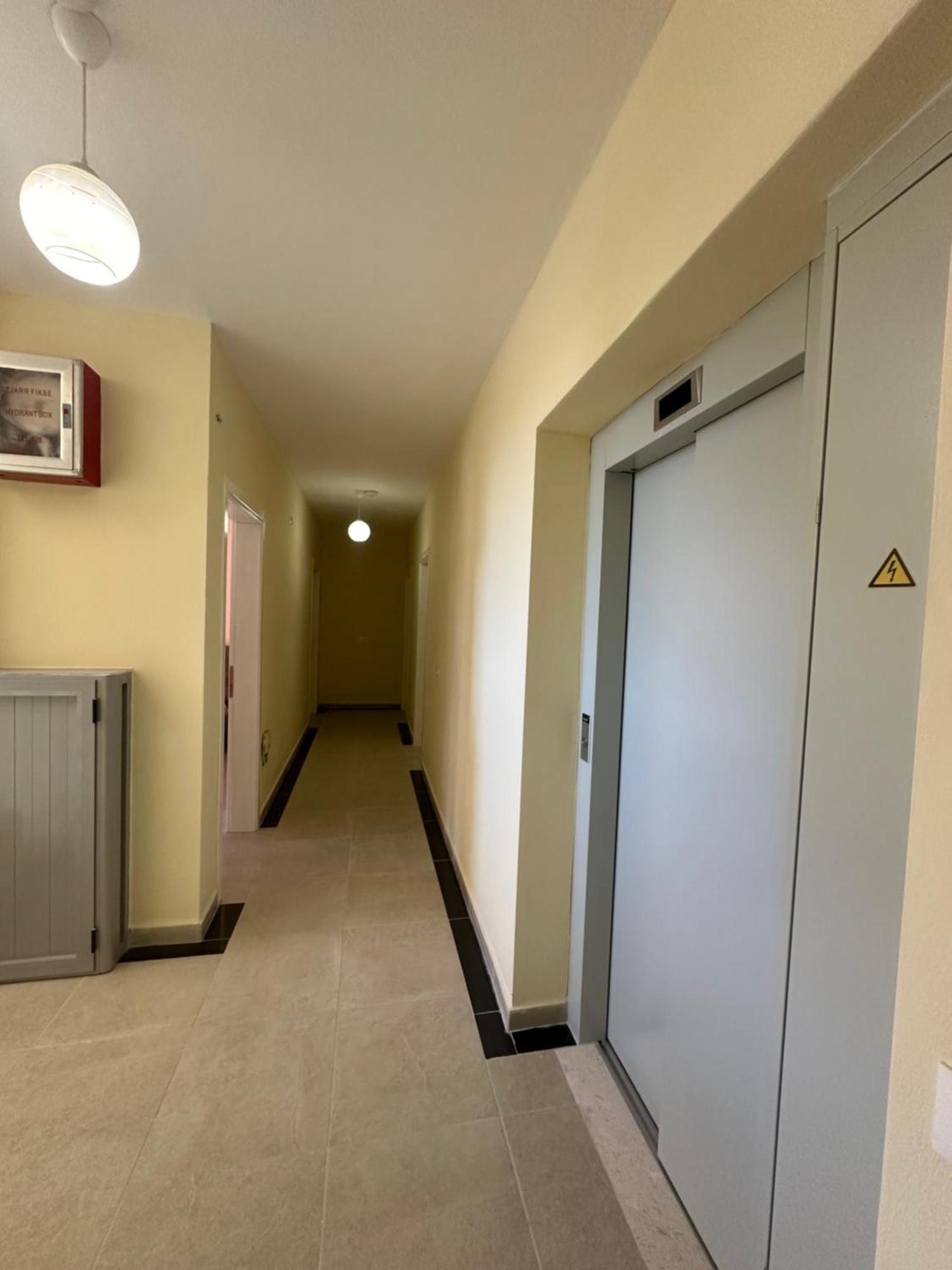 Deor Hotel Shëngjin エクステリア 写真